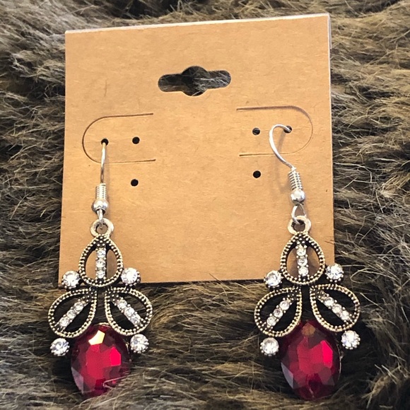 Victorian style ruby red rhinestone drop earrings - Picture 1 of 4
